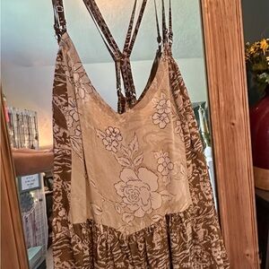 Silk free falling tank